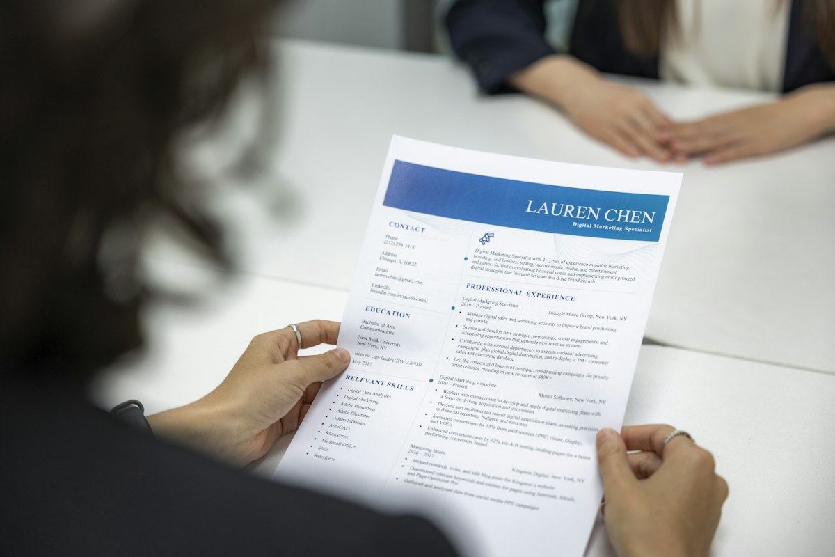 Cómo crear un CV con IA que pase los filtros ATS